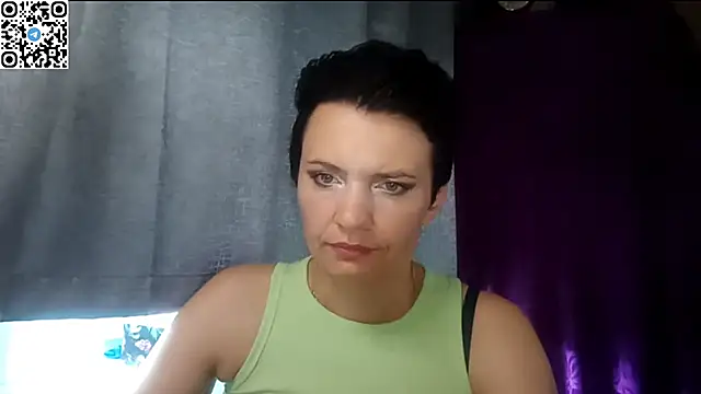 Snapshot of HotMamaQueen234 chatting on June 2026 12:36:02 PM HotMamaQueen234 online show from June 2026 12:36:02 PM
