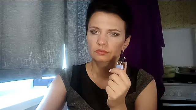 Snapshot of HotMamaQueen234 chatting on July 2026 11:50:02 AM HotMamaQueen234 online show from July 2026 11:50:02 AM