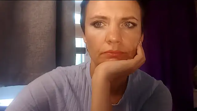 Snapshot of HotMamaQueen234 chatting on August 2026 10:32:02 AM HotMamaQueen234 online show from August 2026 10:32:02 AM
