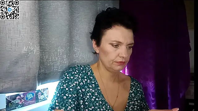 Snapshot of HotMamaQueen234 chatting on June 2026 11:48:02 AM HotMamaQueen234 online show from June 2026 11:48:02 AM