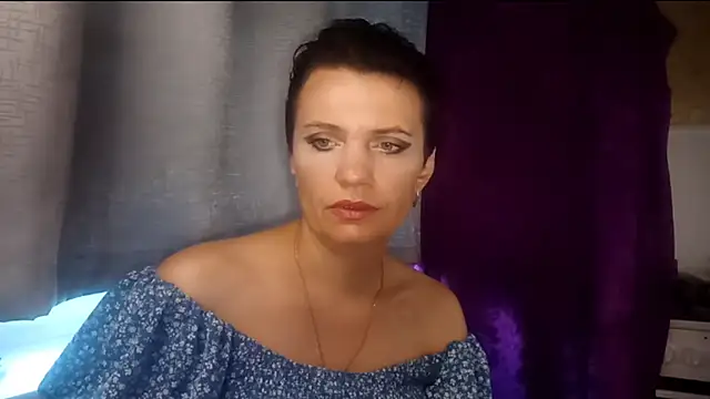 Snapshot of HotMamaQueen234 chatting on August 2026 10:20:01 AM HotMamaQueen234 online show from August 2026 10:20:01 AM