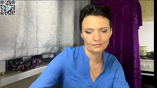 Snapshot of HotMamaQueen234 chatting on June 2026 12:28:01 AM HotMamaQueen234 online show from June 2026 12:28:01 AM