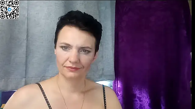 Snapshot of HotMamaQueen234 chatting on July 2026 11:53:02 AM HotMamaQueen234 online show from July 2026 11:53:02 AM