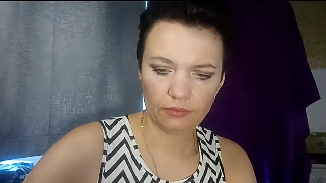 Snapshot of HotMamaQueen234 chatting on July 2026 07:52:01 AM HotMamaQueen234 online show from July 2026 07:52:01 AM