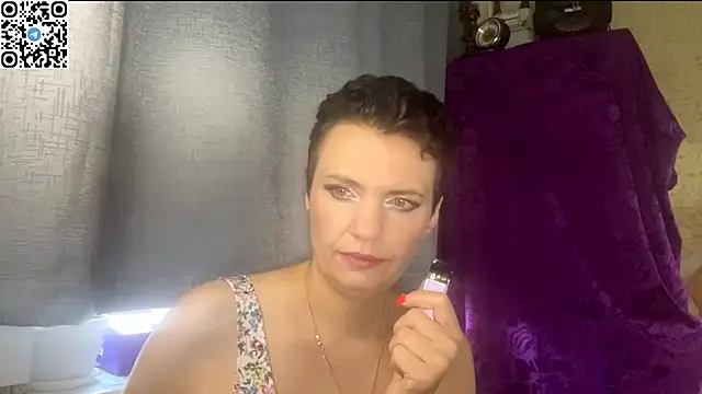 Snapshot of HotMamaQueen234 chatting on May 2026 12:22:02 PM HotMamaQueen234 online show from May 2026 12:22:02 PM