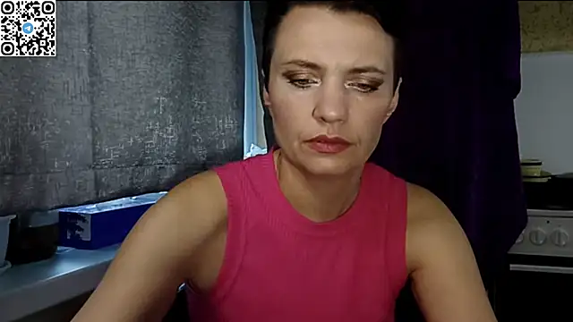 Snapshot of HotMamaQueen234 chatting on May 2026 03:56:02 PM HotMamaQueen234 online show from May 2026 03:56:02 PM