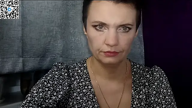 Snapshot of HotMamaQueen234 chatting on May 2026 09:51:02 PM HotMamaQueen234 online show from May 2026 09:51:02 PM
