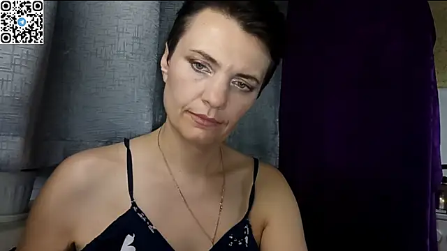 Snapshot of HotMamaQueen234 chatting on May 2026 09:46:02 PM HotMamaQueen234 online show from May 2026 09:46:02 PM