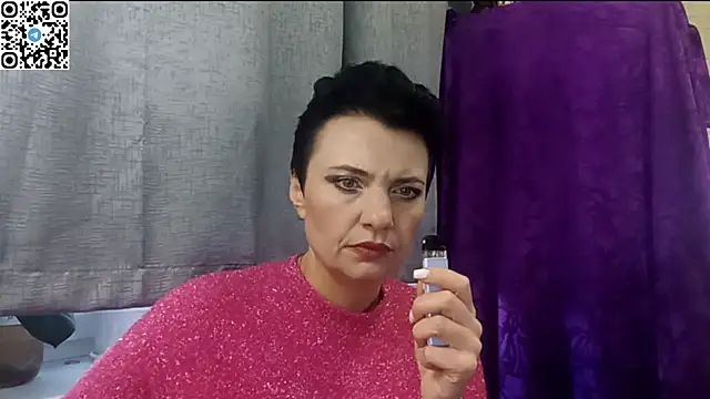HotMamaQueen234 online show from April 2026 01:39:02 PM