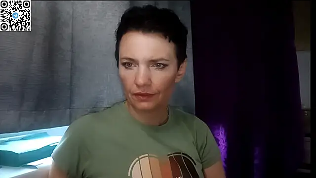 Snapshot of HotMamaQueen234 chatting on July 2026 11:43:01 AM HotMamaQueen234 online show from July 2026 11:43:01 AM