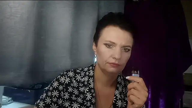 Snapshot of HotMamaQueen234 chatting on July 2026 11:42:02 AM HotMamaQueen234 online show from July 2026 11:42:02 AM