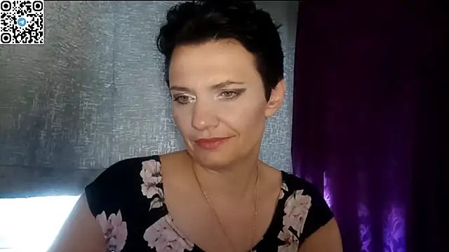 Snapshot of HotMamaQueen234 chatting on June 2026 11:07:02 AM HotMamaQueen234 online show from June 2026 11:07:02 AM