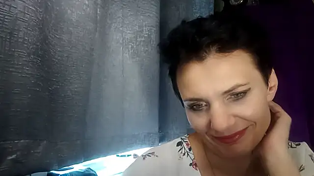 Snapshot of HotMamaQueen234 chatting on July 2026 11:16:01 AM HotMamaQueen234 online show from July 2026 11:16:01 AM
