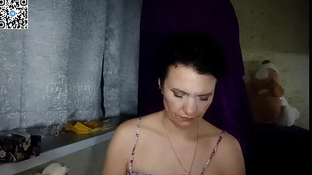 Snapshot of HotMamaQueen234 chatting on June 2026 11:47:01 PM HotMamaQueen234 online show from June 2026 11:47:01 PM