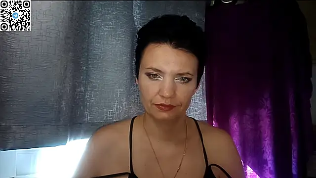 Snapshot of HotMamaQueen234 chatting on June 2026 01:01:02 PM HotMamaQueen234 online show from June 2026 01:01:02 PM