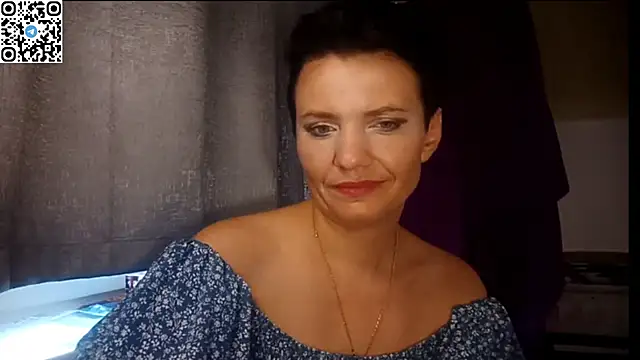 Snapshot of HotMamaQueen234 chatting on July 2026 11:54:01 AM HotMamaQueen234 online show from July 2026 11:54:01 AM