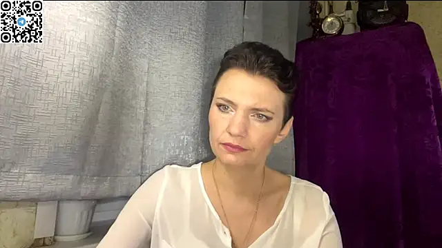 Snapshot of HotMamaQueen234 chatting on May 2026 09:02:01 PM HotMamaQueen234 online show from May 2026 09:02:01 PM