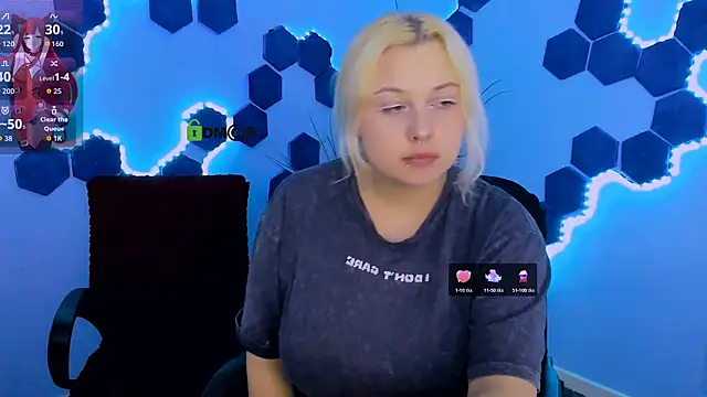 Snapshot of aria_blaze_ chatting on March 2026 01:22:01 PM aria blaze online show from March 2026 01:22:01 PM