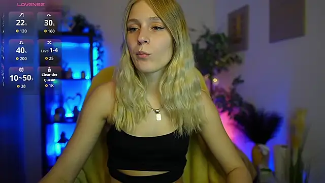Luna Grace18 online show from April 2026 01:29:02 PM