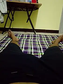 horny techie online show from April 2026 08:04:02 PM