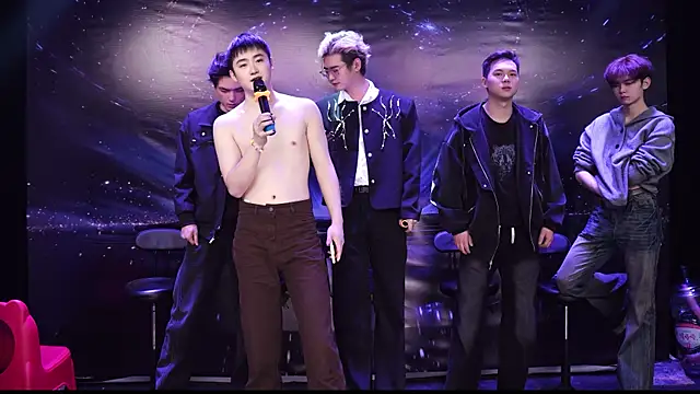 LookingBoy-001 online show from March 2026 06:25:02 AM