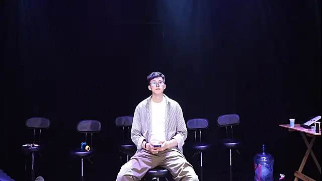 LookingBoy-001 online show from March 2026 06:31:02 PM
