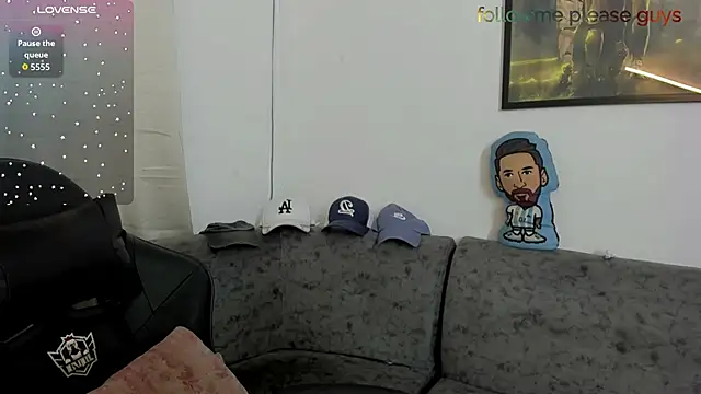 sweetlatinoboy online show from June 2026 11:49:02 AM