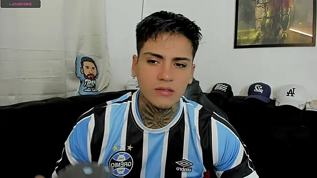 sweetlatinoboy online show from April 2026 11:38:02 AM