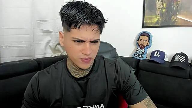 sweetlatinoboy online show from May 2026 11:35:01 AM