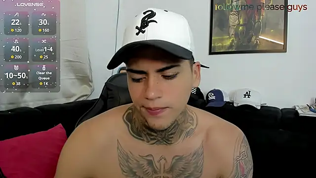 sweetlatinoboy online show from April 2026 10:17:02 AM