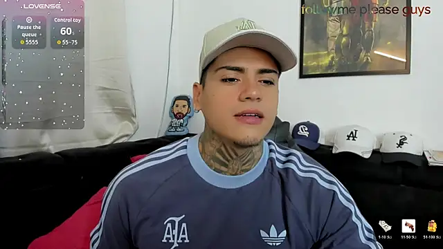 sweetlatinoboy online show from April 2026 10:10:01 AM