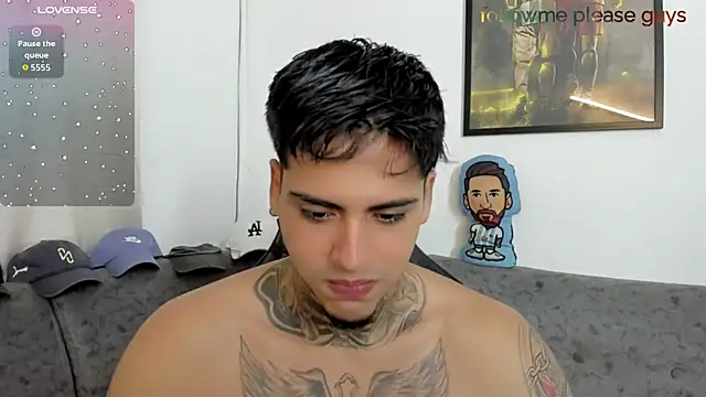 sweetlatinoboy online show from June 2026 12:44:02 PM