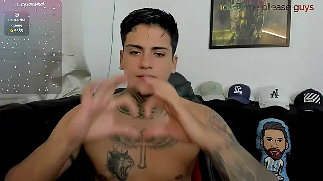 sweetlatinoboy online show from April 2026 10:14:01 PM