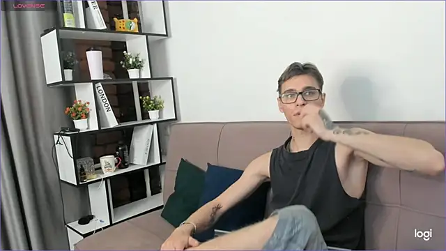 Shadow blink online show from April 2026 12:52:01 PM