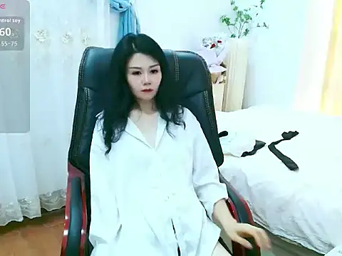 LILI956 online show from April 2026 08:54:01 AM