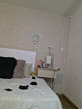 Scarlet Evanss  online show from August 2026 08:04:02 PM