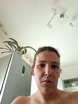 DeaEvy online show from April 2026 12:53:02 PM