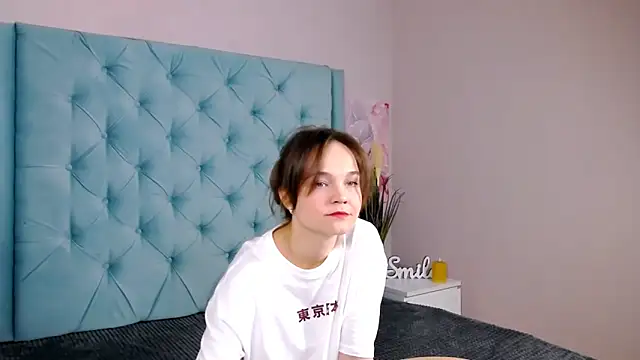 Snapshot of IowaSin chatting on March 2026 01:00:01 PM IowaSin online show from March 2026 01:00:01 PM