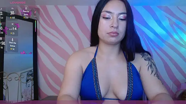 Snapshot of Scarlet_queen4 chatting on May 2026 02:02:02 PM Scarlet queen4 online show from May 2026 02:02:02 PM