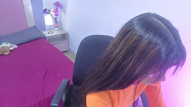 Sofy Durand online show from May 2026 02:33:02 PM
