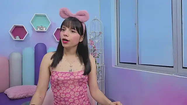 Isaa Skinny online show from April 2026 03:31:01 AM