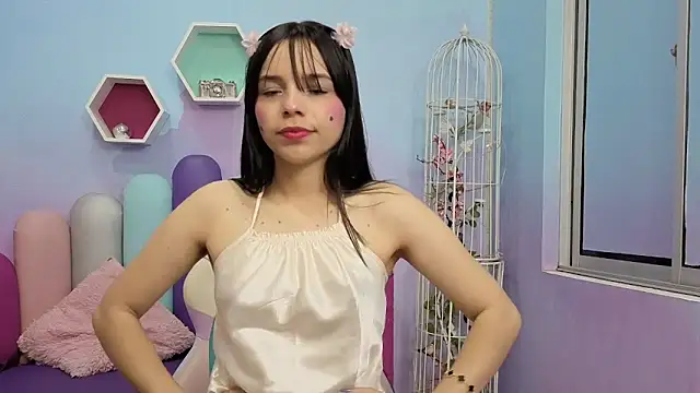 Isaa Skinny online show from June 2026 03:44:01 AM