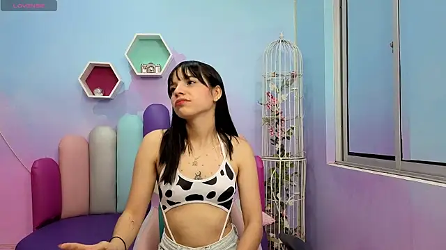 Isaa Skinny online show from April 2026 04:04:02 AM