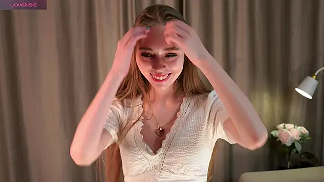 Snapshot of HermaFrain chatting on May 2026 08:22:01 PM HermaFrain online show from May 2026 08:22:01 PM