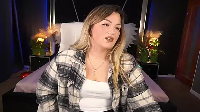AlissyaGrayy online show from June 2026 06:56:01 PM