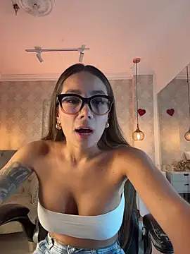 SERENAA   online show from March 2026 03:39:01 AM