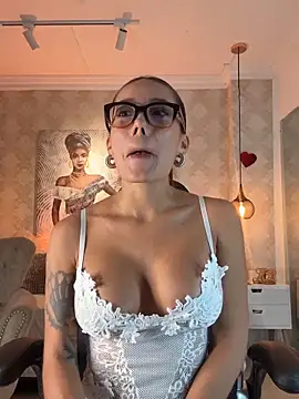 SERENAA   online show from March 2026 03:30:02 AM