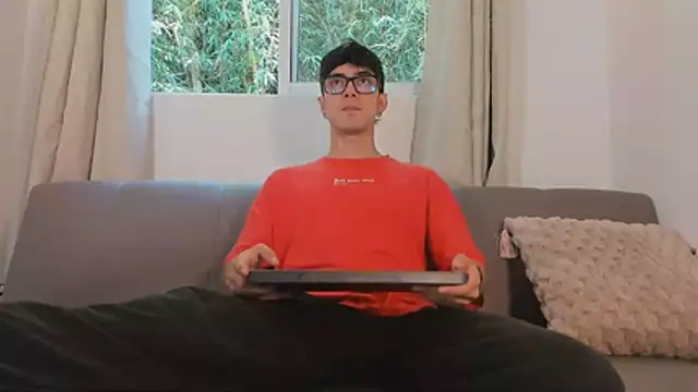 etham wolf1 online show from April 2026 05:08:02 PM