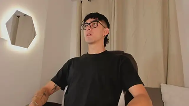 etham wolf1 online show from April 2026 05:25:01 PM