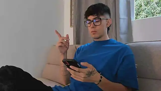 etham wolf1 online show from April 2026 02:02:01 PM